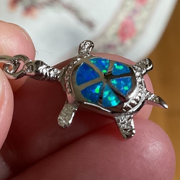 STERLING SILVER 925 BLUE AUSTRALIAN OPAL TORTOISE PENDANT​​ - Picture 3 of 8